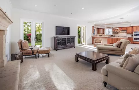 Living - 1299 Urania Ave, Encinitas, CA 92024 photo 5 of 7