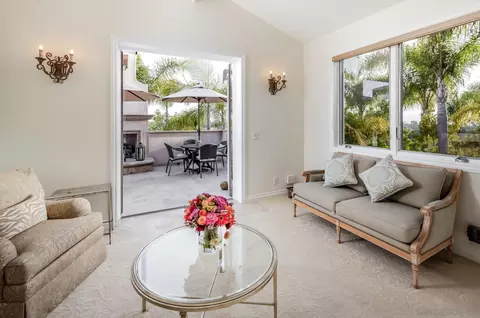 Living - 1299 Urania Ave, Encinitas, CA 92024 photo 6 of 7