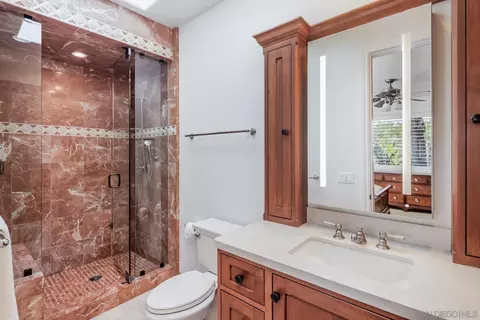 Bath - 1299 Urania Ave, Encinitas, CA 92024 photo 3 of 6
