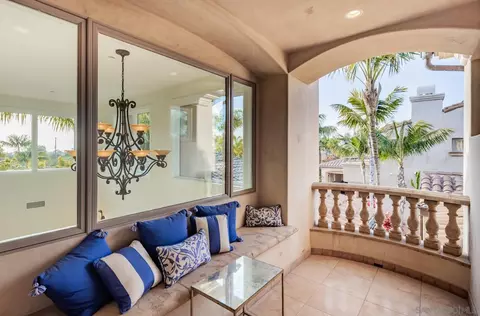 Exterior - 1299 Urania Ave, Encinitas, CA 92024 photo 4 of 11