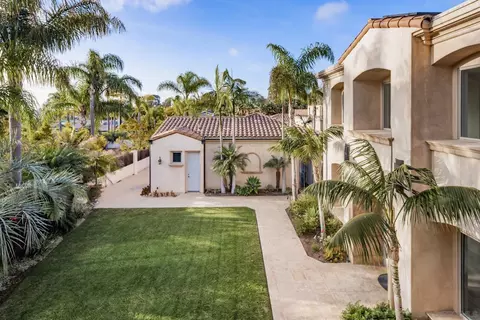 Exterior - 1299 Urania Ave, Encinitas, CA 92024 photo 3 of 11