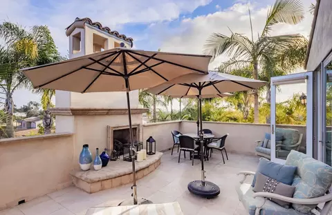 Exterior - 1299 Urania Ave, Encinitas, CA 92024 photo 2 of 11