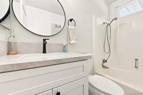 Bath - 3719 Mira Pacific Dr, Oceanside, CA 92056 photo 2 of 3