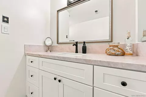 Bath - 3719 Mira Pacific Dr, Oceanside, CA 92056 photo 3 of 3