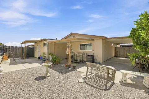 Exterior - 3719 Mira Pacific Dr, Oceanside, CA 92056 photo 3 of 7