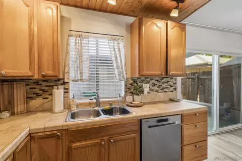 Kitchen - 10657 Prince Carlos Ln, Santee, CA 92071 photo 2 of 3