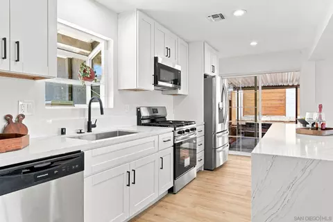 Kitchen - 7918 Linen Dr, Santee, CA 92071 photo 3 of 6