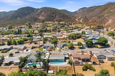 View/Area - 7918 Linen Dr, Santee, CA 92071 photo 4 of 4