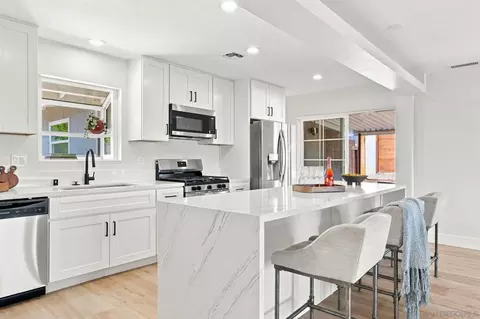 Kitchen - 7918 Linen Dr, Santee, CA 92071 photo 4 of 6