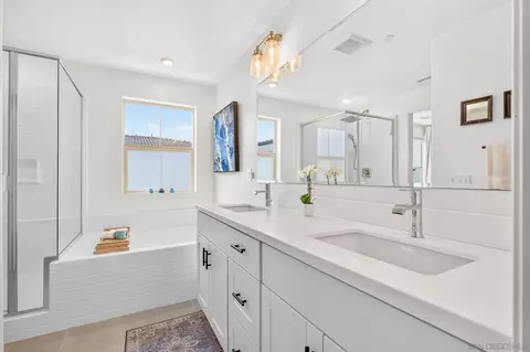 Bath - 1832 Mesquite Way, Oceanside, CA 92056 photo 3 of 4