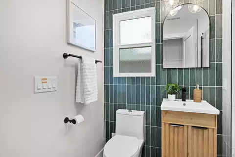 Bath - 316 S Ditmar, Oceanside, CA 92054 photo 4 of 6
