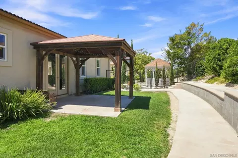 Exterior - 317 Valley Hts, Oceanside, CA 92057 photo 4 of 8