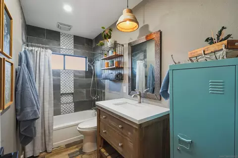 Bath - 10835 Hillcreek Rd, Santee, CA 92071 photo 3 of 3