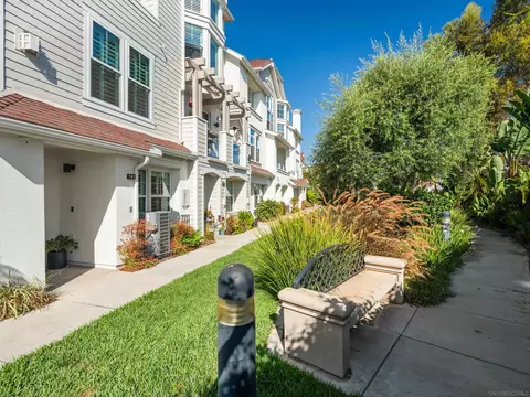 Exterior - 790 Harbor Cliff Way #191, Oceanside, CA 92054 photo 4 of 5