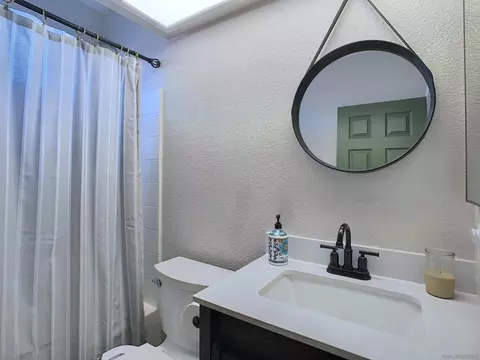 Bath - 2934 Manzanita View Dr, Alpine, CA 91901 photo 3 of 3