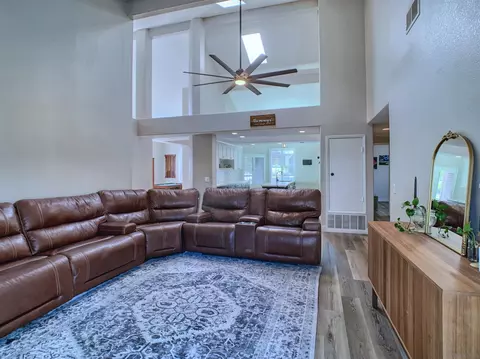 Living - 2934 Manzanita View Dr, Alpine, CA 91901 photo 3 of 4