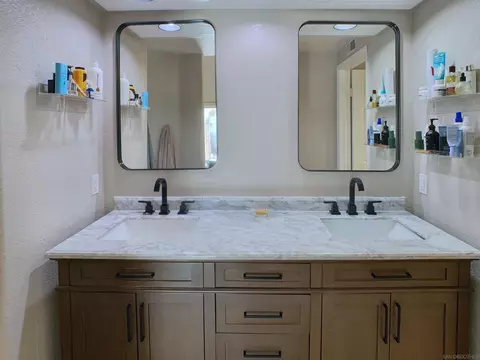 Bath - 2934 Manzanita View Dr, Alpine, CA 91901 photo 1 of 3