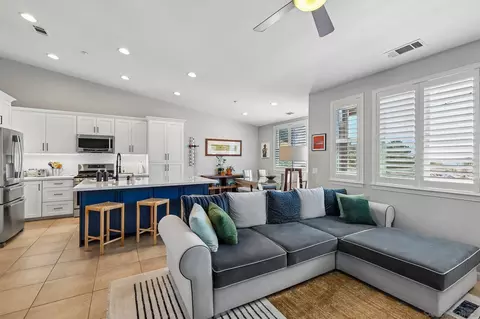 3156 Harbor Ridge Ln, San Diego, CA 92103