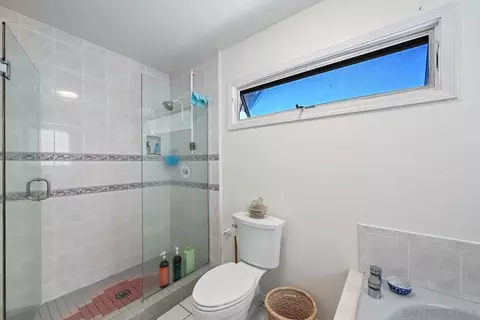 Bath - 2884 Brandeis Dr, Oceanside, CA 92056 photo 4 of 5
