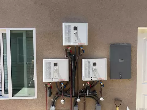 Exterior - 1413 Shoshone St, Oceanside, CA 92058 photo 2 of 3