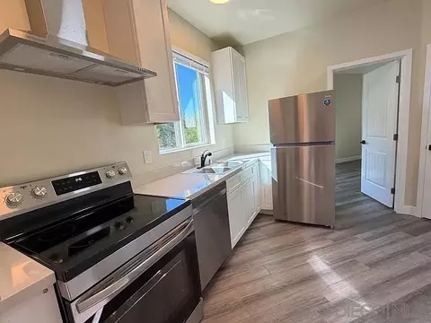 Kitchen - 1413 Shoshone St, Oceanside, CA 92058 photo 1 of 3