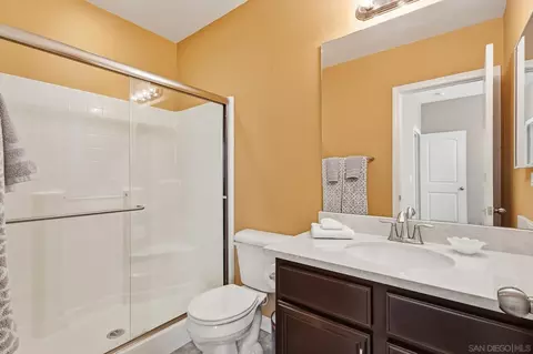 Bath - 39186 Clydesdale Cir, Temecula, CA 92591 photo 8 of 8