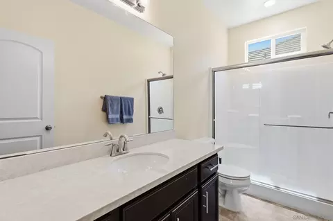 Bath - 39186 Clydesdale Cir, Temecula, CA 92591 photo 2 of 8