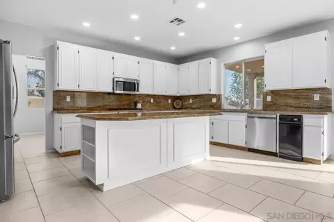 Kitchen - 9910 Mollie, Santee, CA 92071 photo 4 of 6