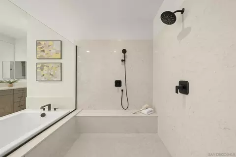 Bath - 13780 Holly Oak Way, Poway, CA 92064 photo 9 of 10