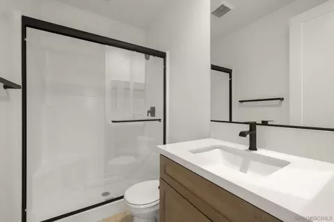 Bath - 13780 Holly Oak Way, Poway, CA 92064 photo 4 of 10