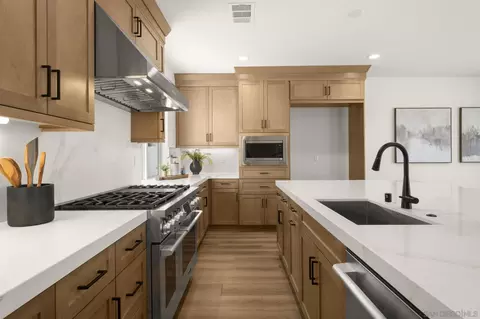 Kitchen - 13780 Holly Oak Way, Poway, CA 92064 photo 3 of 5