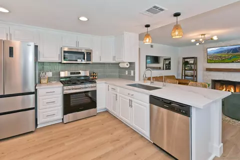 Kitchen - 46352 Willow Ln, Indio, CA 92201 photo 2 of 4