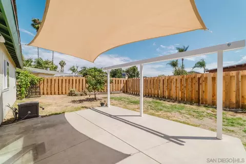Exterior - 181 Heritage St, Oceanside, CA 92058 photo 2 of 5