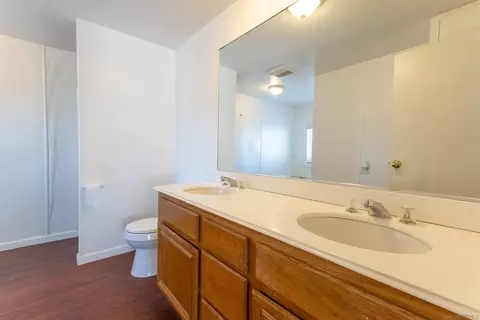 Bath - 4660 N River Rd #80, Oceanside, CA 92057 photo 1 of 3