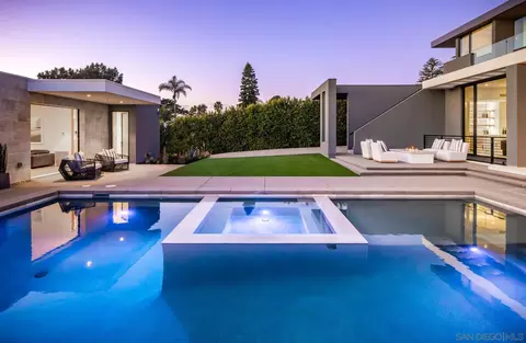 Exterior - 521 S Rios Ave, Solana Beach, CA 92075 photo 4 of 11