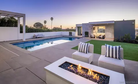 Exterior - 521 S Rios Ave, Solana Beach, CA 92075 photo 2 of 11