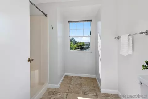 Bath - 14653 Dash Way, Poway, CA 92064 photo 3 of 4