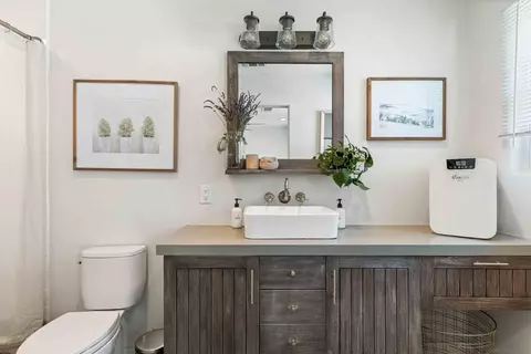 Bath - 3003 Guajome Lake Rd, Oceanside, CA 92057 photo 2 of 7