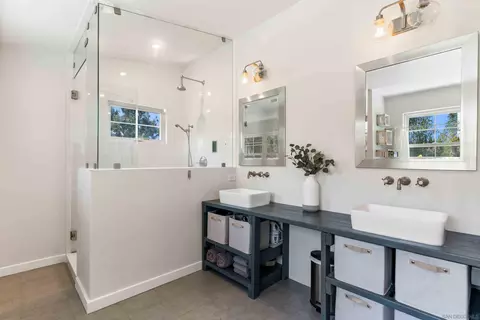 Bath - 3003 Guajome Lake Rd, Oceanside, CA 92057 photo 5 of 7