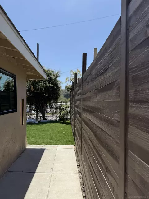 Exterior - 519 Camelot Dr, Oceanside, CA 92054 photo 1 of 11