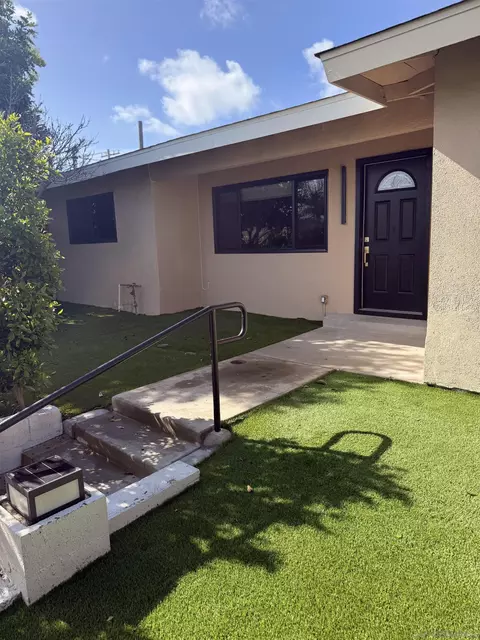 Exterior - 519 Camelot Dr, Oceanside, CA 92054 photo 2 of 11