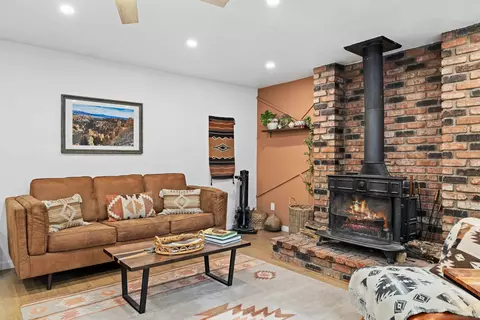 Living - 28960 Cedar Ln, Pine Valley, CA 91962 photo 3 of 3
