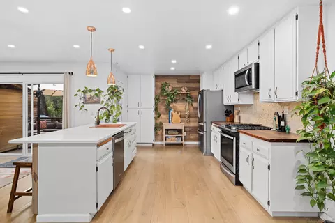 Kitchen - 28960 Cedar Ln, Pine Valley, CA 91962 photo 2 of 5