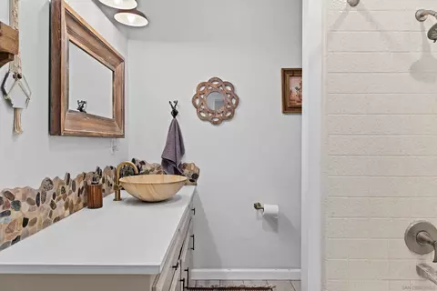 Bath - 28960 Cedar Ln, Pine Valley, CA 91962 photo 2 of 4