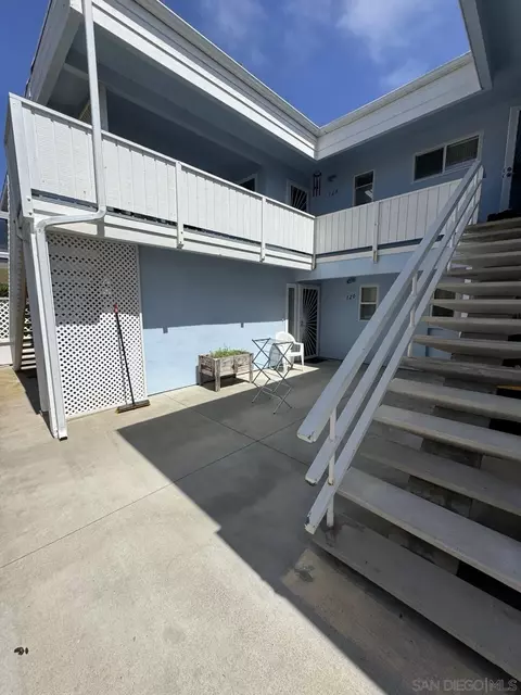 Exterior - 120-26 4th St, Del Mar, CA 92014 photo 3 of 7