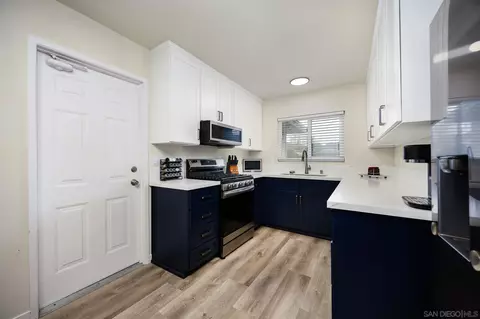 Kitchen - 10105 Shaggybark Dr, Santee, CA 92071 photo 1 of 3