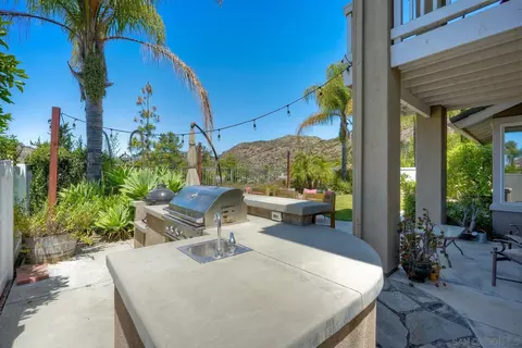 Exterior - 2267 Orchard View Ln, Escondido, CA 92027 photo 6 of 10