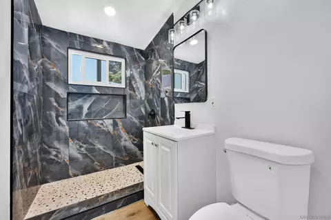 Bath - 669 Skyview St, El Cajon, CA 92020 photo 2 of 2