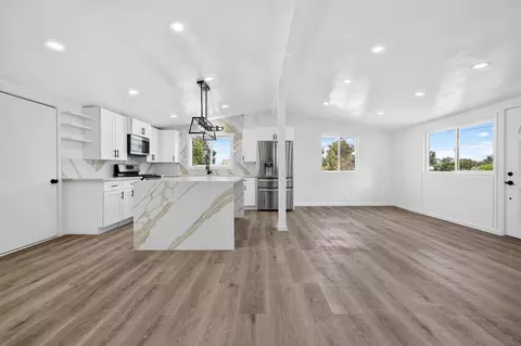 Entry Way - 669 Skyview St, El Cajon, CA 92020 photo 1 of 3