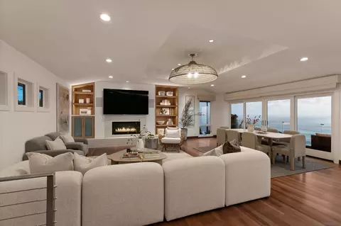 Living - 1112 Neptune Ave, Encinitas, CA 92024 photo 1 of 3